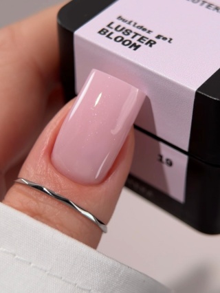 BIBLIOTEKA Builder gel 19 Bloom Luster - różowy żel budujący z delikatnymi drobinkami, 15 ml