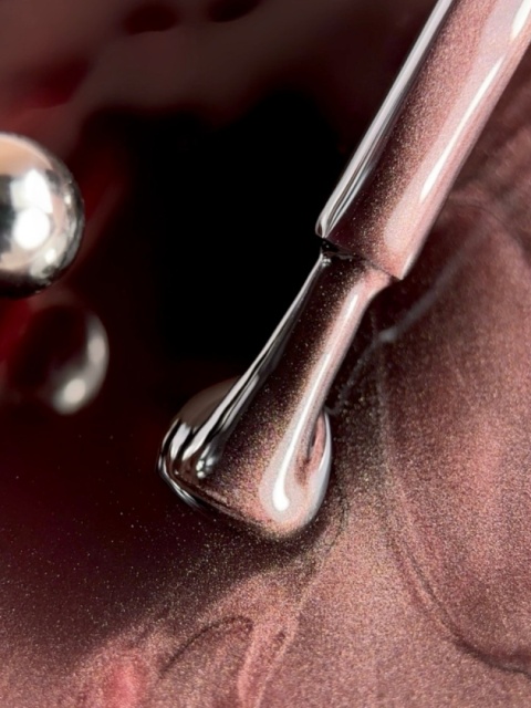 BIBLIOTEKA Cat Eye Gel Polish 07 Wine Flare, 10 ml - brązowy lakier hybrydowy z efektem "kocie oko"