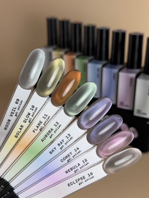 BIBLIOTEKA Cat Eye Gel Polish 12 Aurora, 10 ml - szałwiowo-zielony lakier hybrydowy z efektem „kociego oka"