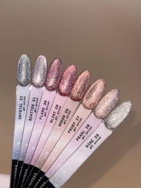 BIBLIOTEKA Cat Eye Gel Polish 29 Glint, 10 ml - różowo-złoty lakier hybrydowy z efektem „kociego oka"