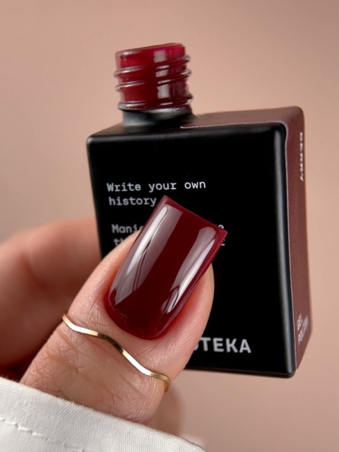 BIBLIOTEKA Gel Polish 23 Berry, 10 ml - lakier hybrydowy (klasyczne, ciemne bordo)
