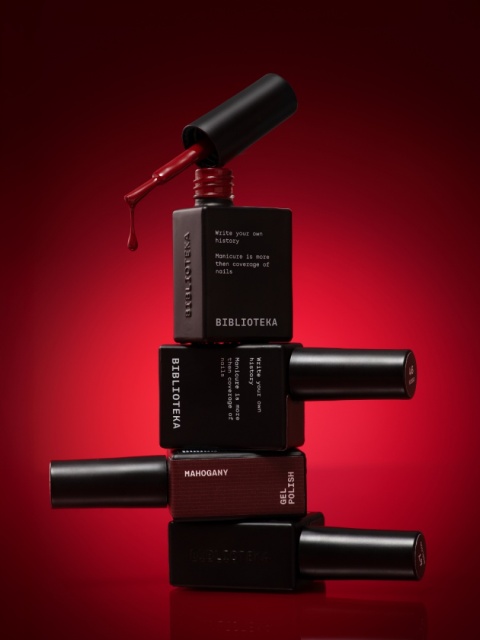 BIBLIOTEKA Gel Polish 44 Crimson, 10 ml - lakier hybrydowy (głęboka czerwień z bordową nutą)