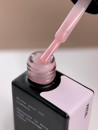 BIBLIOTEKA Gloss Cover Top PETAL 02 - jasnoróżowy top hybrydowy bez warstwy dyspersyjnej, 10 ml