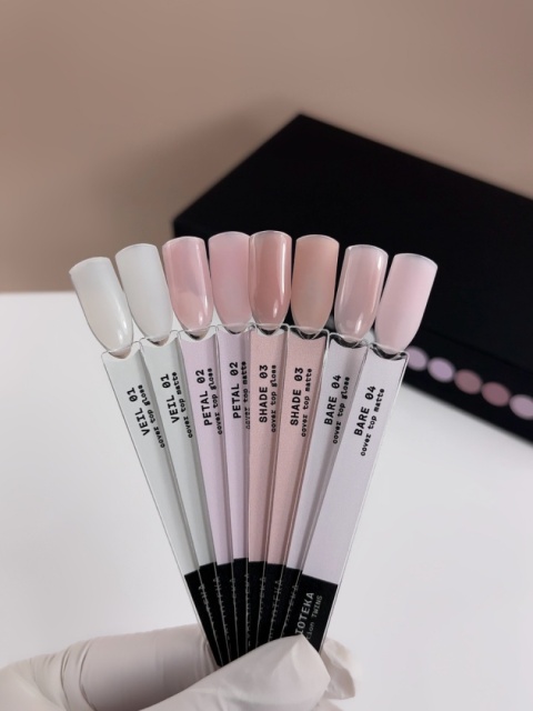 BIBLIOTEKA Gloss Cover Top SHADE 03 - różowo-beżowy top hybrydowy bez warstwy dyspersyjnej, 10 ml