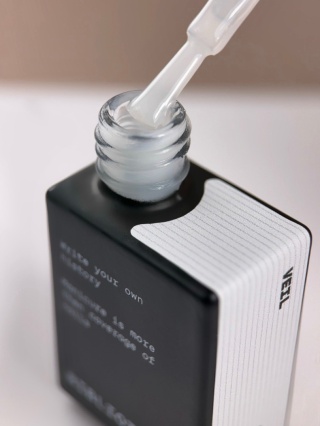 BIBLIOTEKA Gloss Cover Top VEIL 01 - mleczny top hybrydowy bez warstwy dyspersyjnej, 10 ml